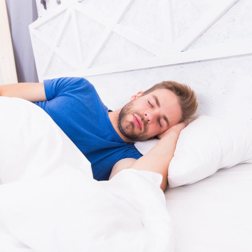 Dormir tête à l'est : Une position bénéfique pour votre sommeil 3