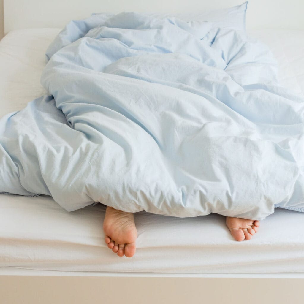 Dormir les pieds au nord : mythe ou réalité pour un sommeil de qualité ? 3